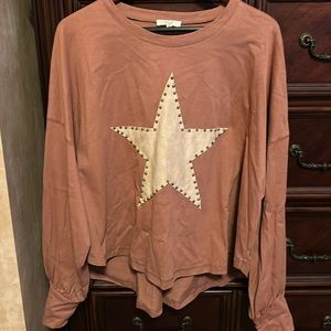 New Easel Ladies Top. Size large.